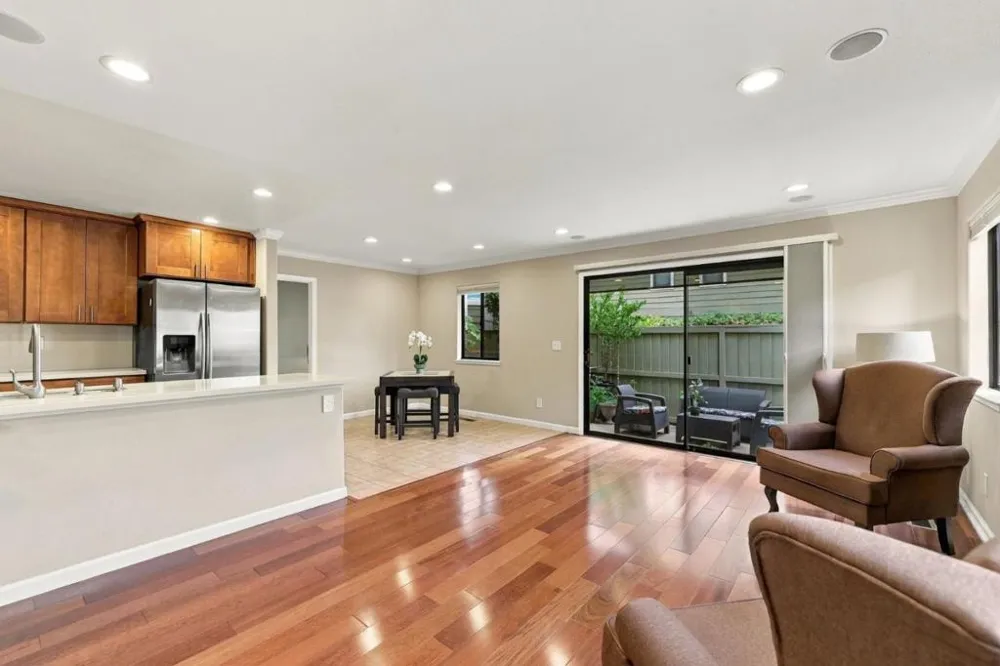 14527 Oak Street Saratoga, CA 95070