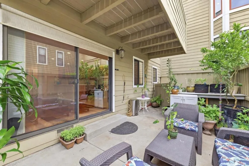 14527 Oak Street Saratoga, CA 95070