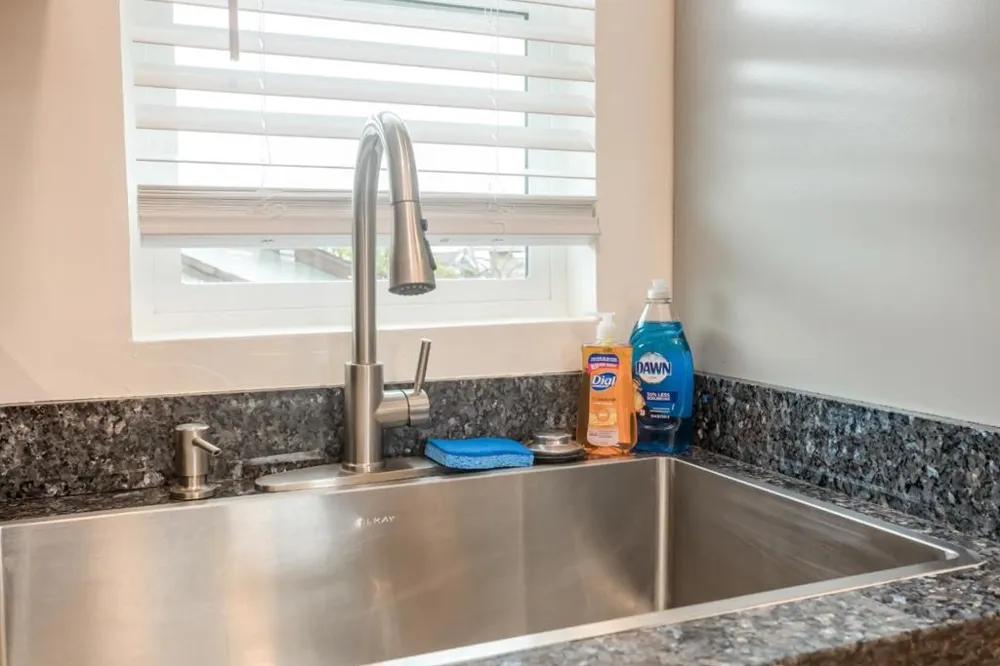24432445 24th Avenue Oakland, CA 94601