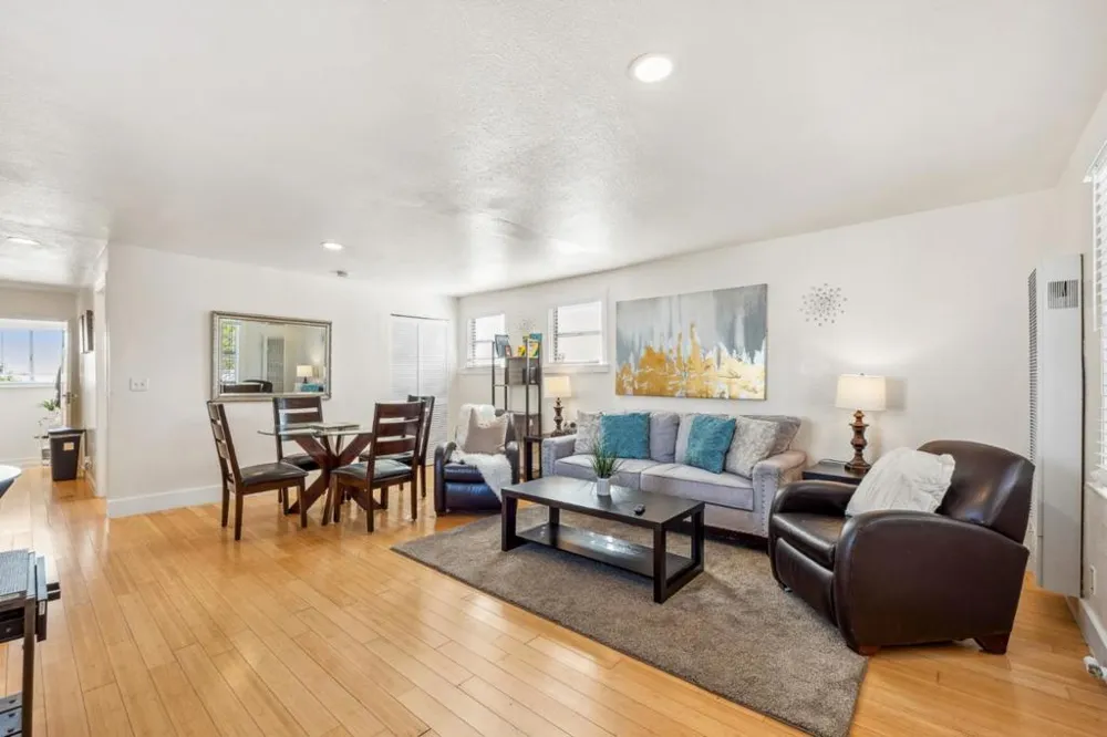 24432445 24th Avenue Oakland, CA 94601