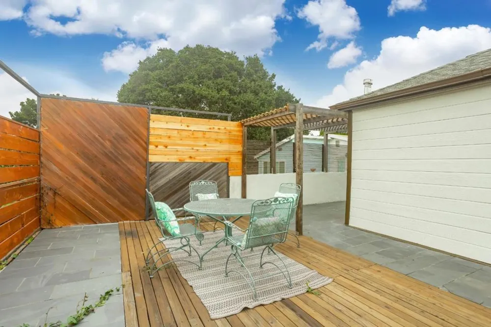 24432445 24th Avenue Oakland, CA 94601