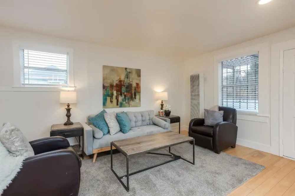 24432445 24th Avenue Oakland, CA 94601