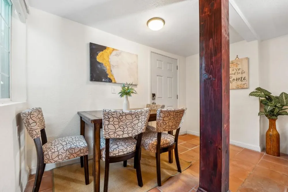 24432445 24th Avenue Oakland, CA 94601