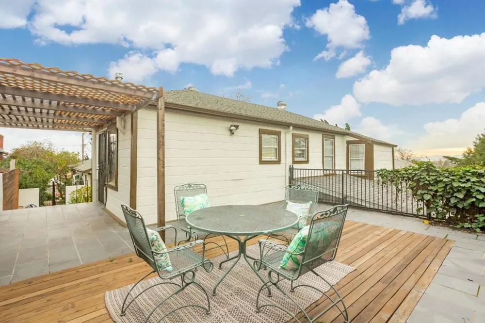 24432445 24th Avenue Oakland, CA 94601