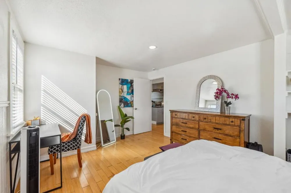 24432445 24th Avenue Oakland, CA 94601