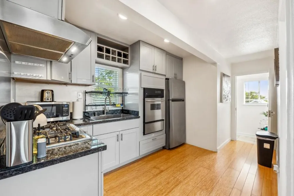 24432445 24th Avenue Oakland, CA 94601