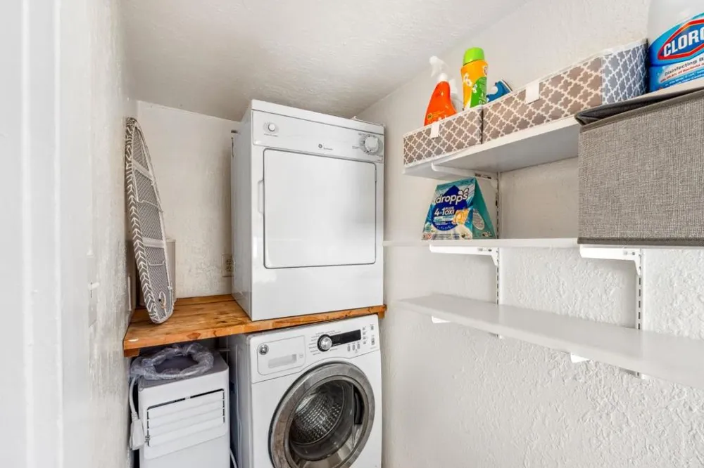 24432445 24th Avenue Oakland, CA 94601