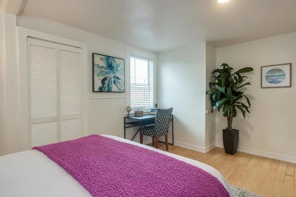 24432445 24th Avenue Oakland, CA 94601