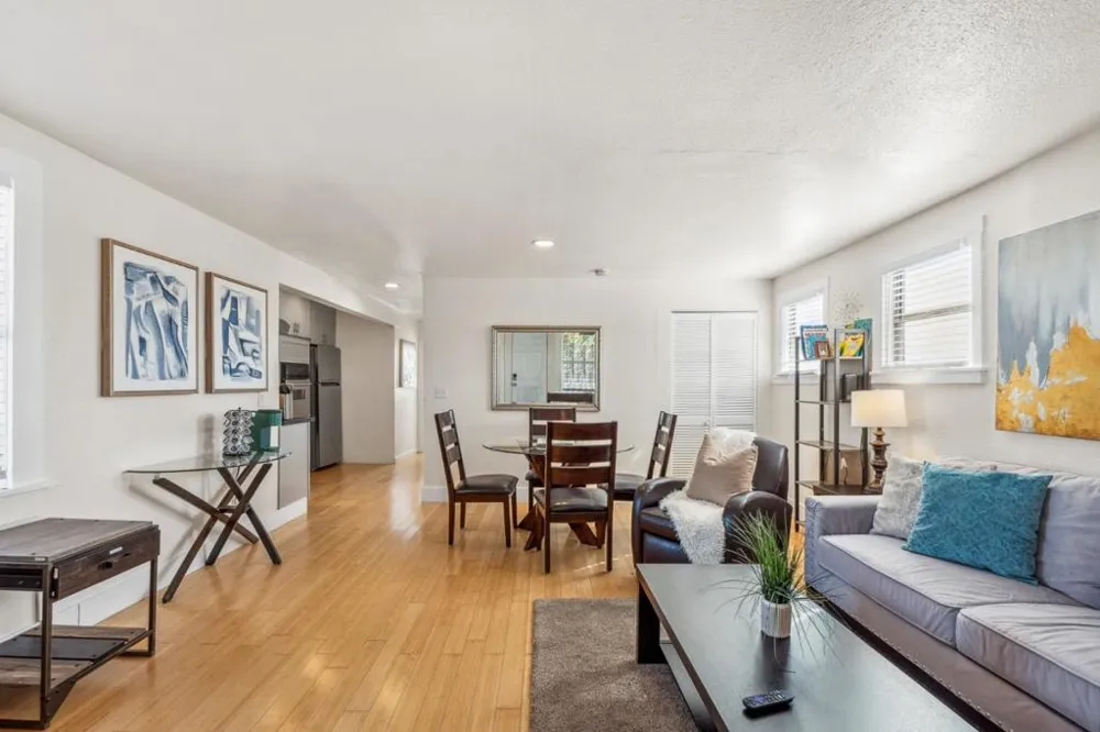 24432445 24th Avenue Oakland, CA 94601