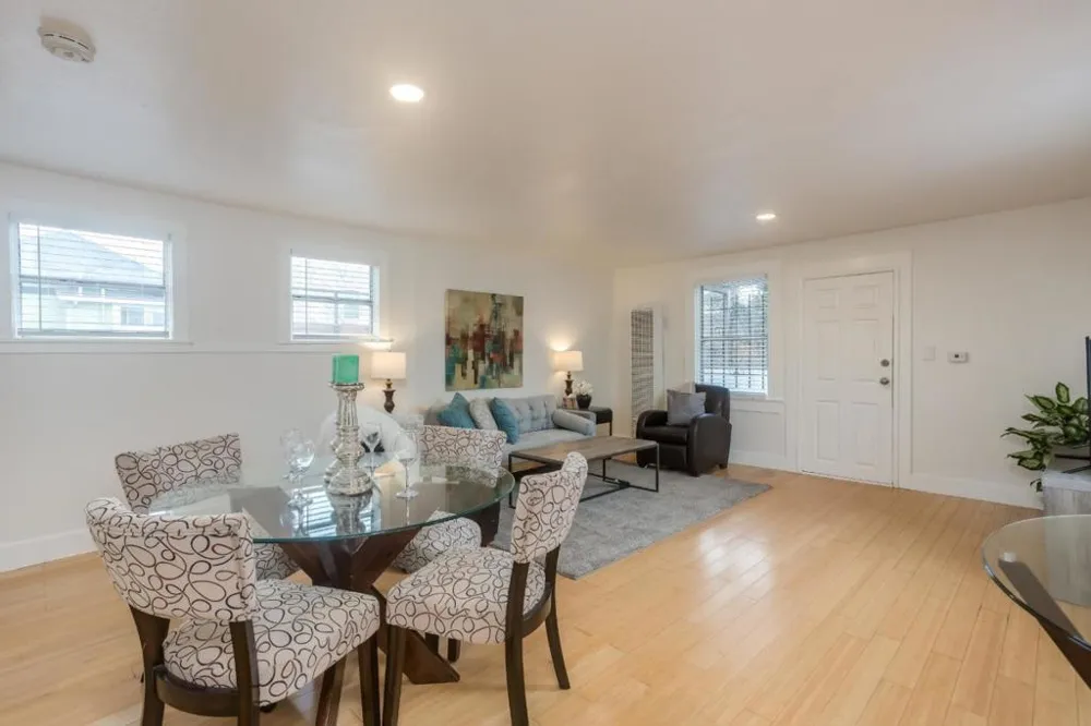 24432445 24th Avenue Oakland, CA 94601