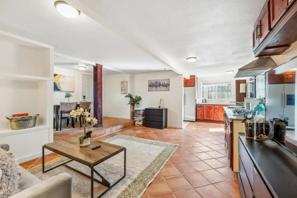 24432445 24th Avenue Oakland, CA 94601