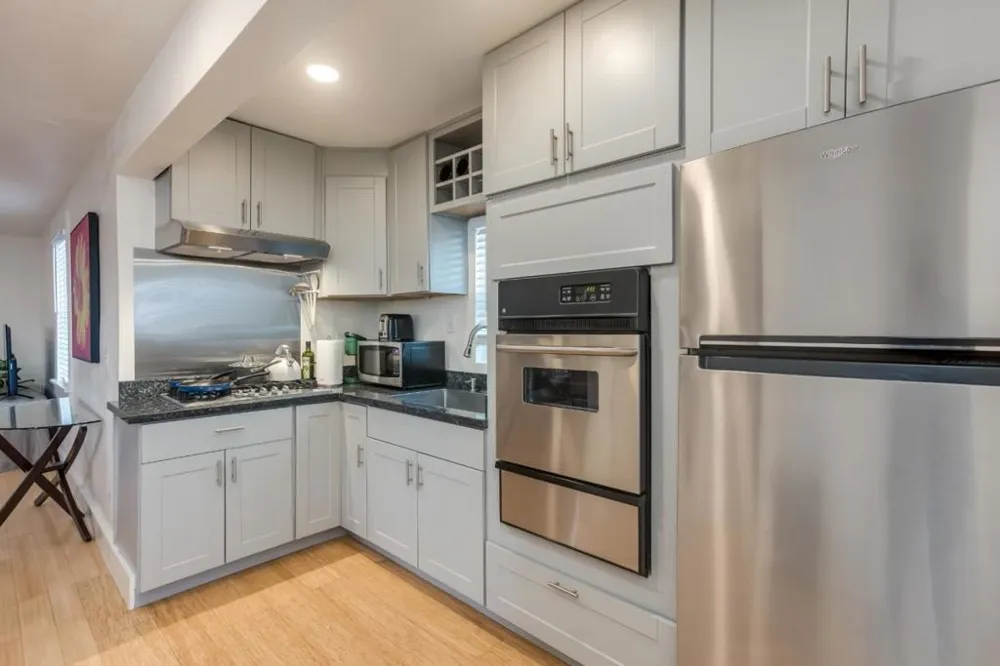 24432445 24th Avenue Oakland, CA 94601