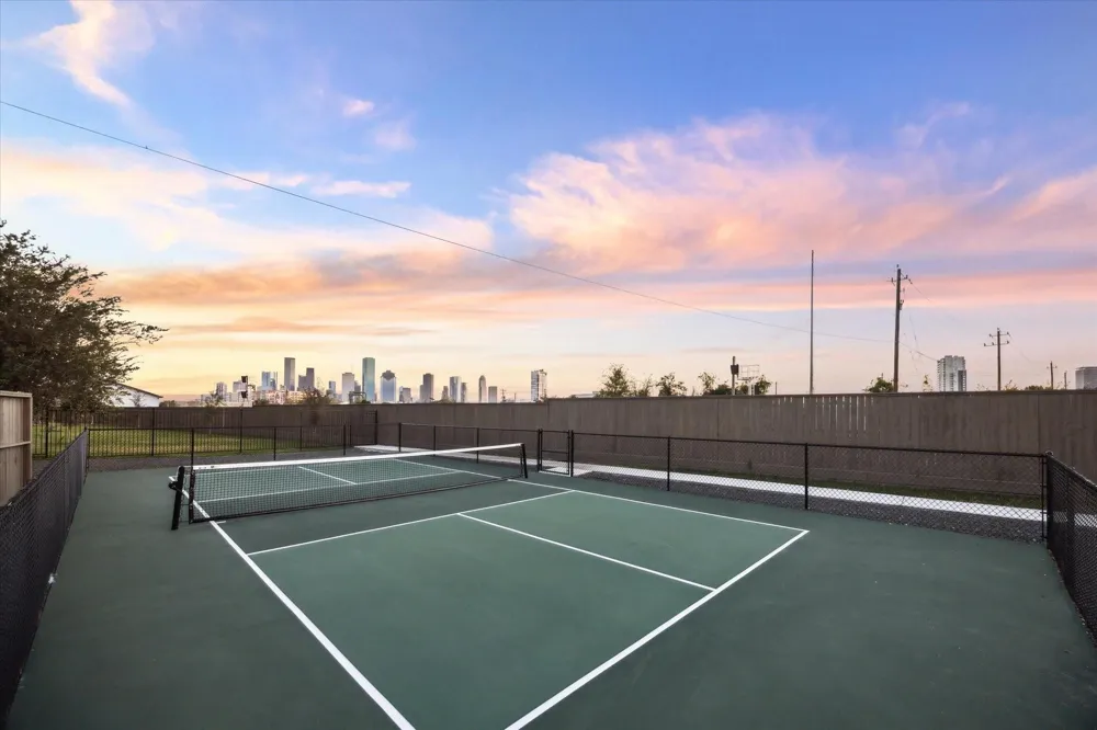 3405 Hicks Street Houston, TX 77007