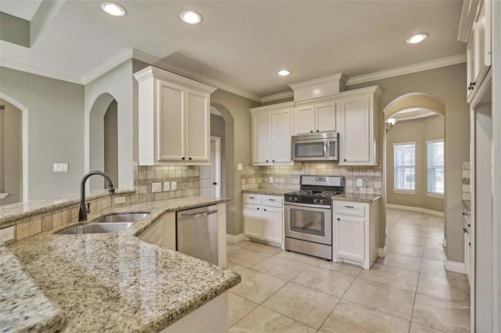 103 Bessie Price Owens Drive Montgomery, TX 77356