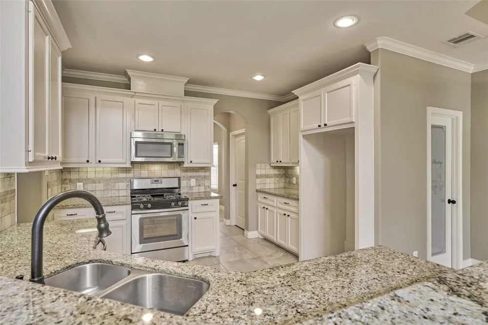 103 Bessie Price Owens Drive Montgomery, TX 77356