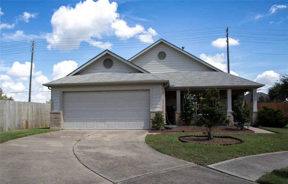 3219 Maryfield Lane Pearland, TX 77581