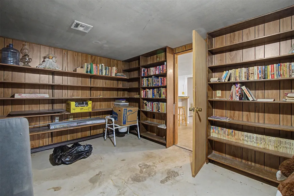 6556 Golden Oaks Drive Conroe, TX 77385
