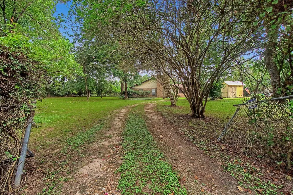 6556 Golden Oaks Drive Conroe, TX 77385