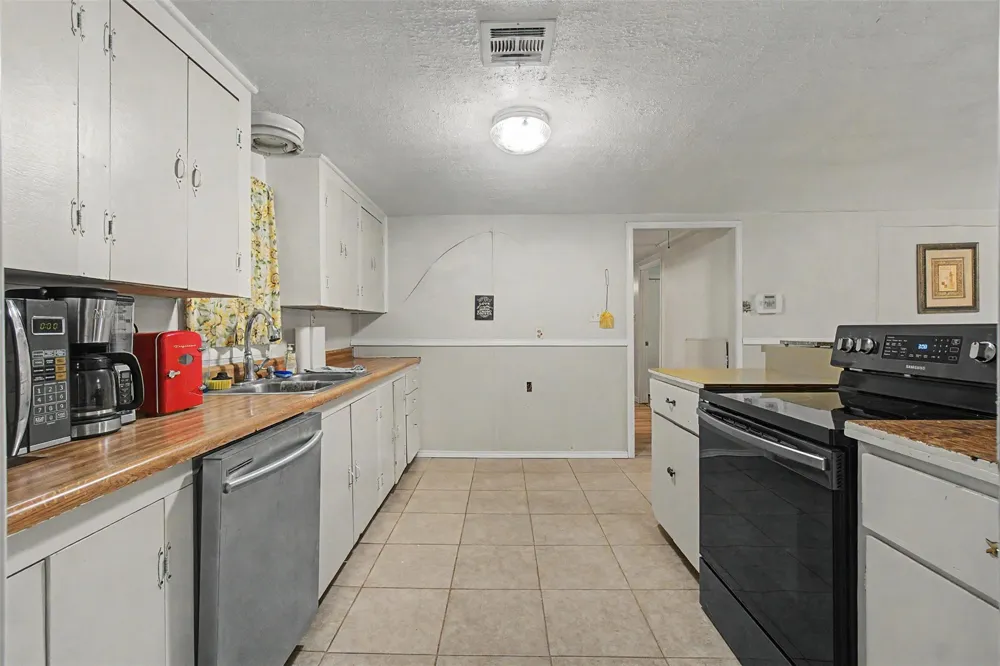 6556 Golden Oaks Drive Conroe, TX 77385