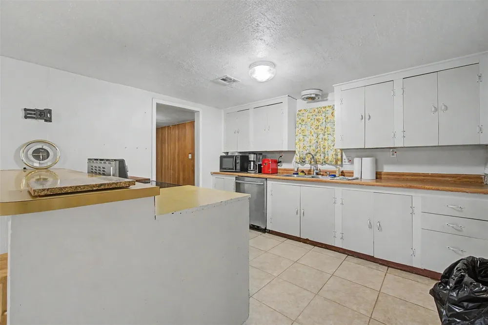 6556 Golden Oaks Drive Conroe, TX 77385