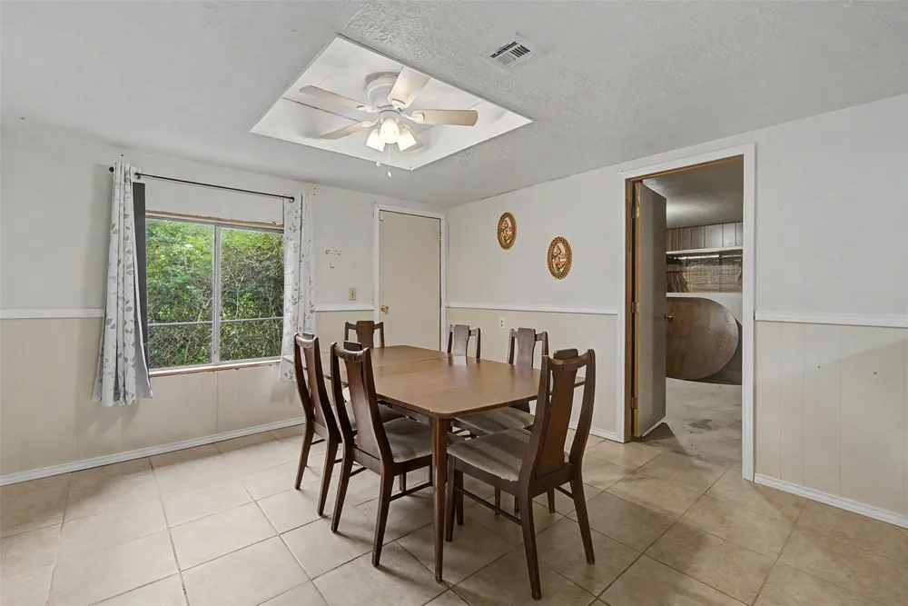 6556 Golden Oaks Drive Conroe, TX 77385