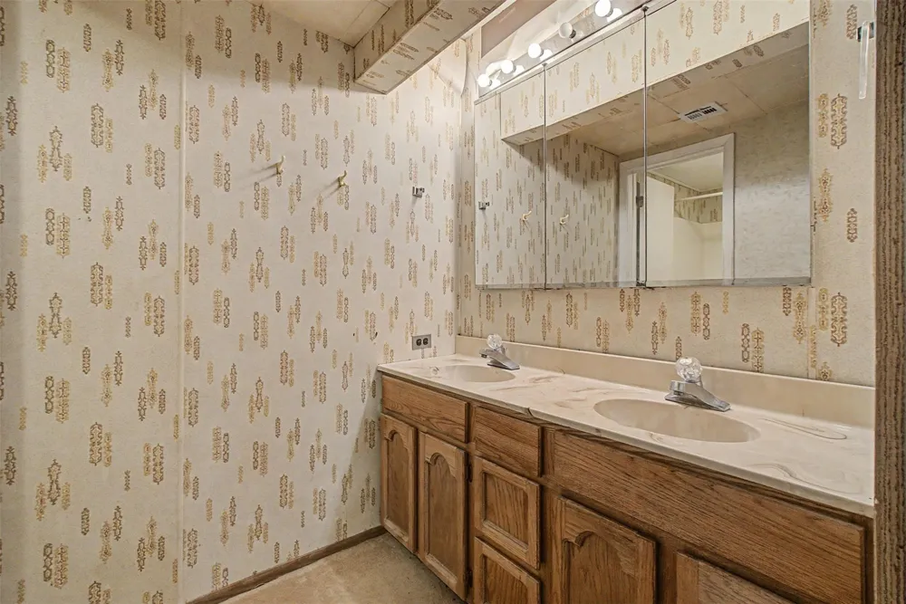 6556 Golden Oaks Drive Conroe, TX 77385