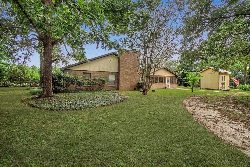6556 Golden Oaks Drive Conroe, TX 77385