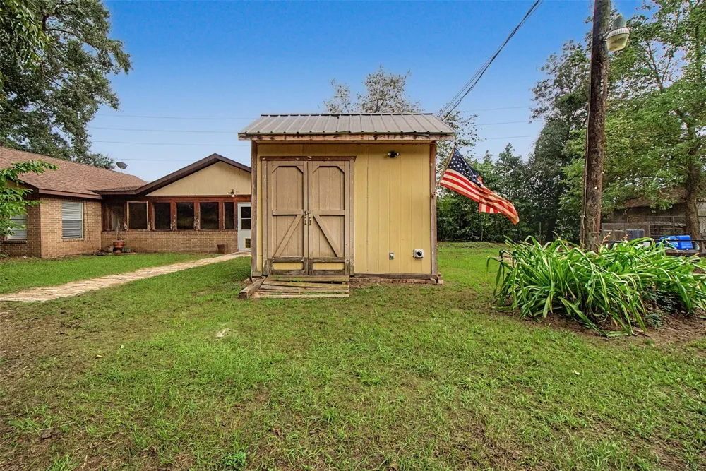 6556 Golden Oaks Drive Conroe, TX 77385