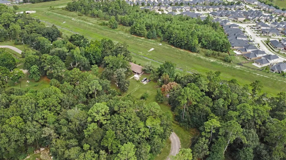 6556 Golden Oaks Drive Conroe, TX 77385