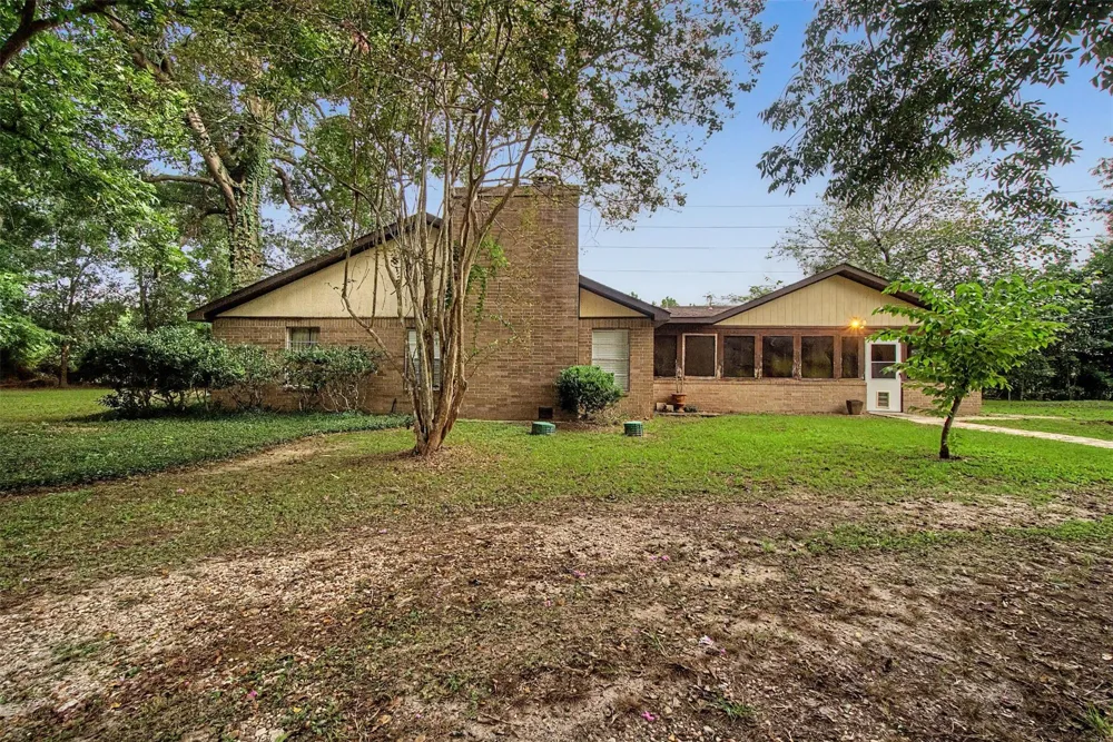 6556 Golden Oaks Drive Conroe, TX 77385
