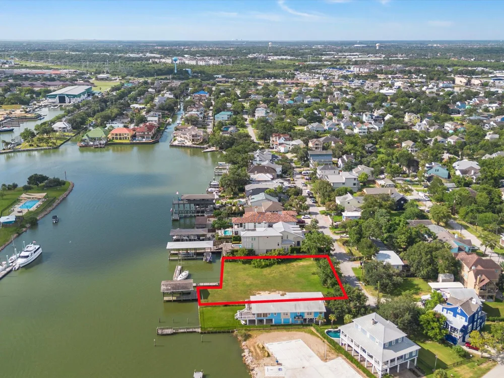 205 Blue Point Road Clear Lake Shores, TX 77565
