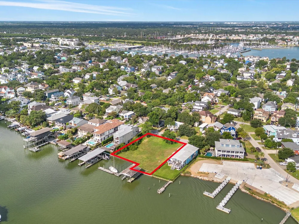205 Blue Point Road Clear Lake Shores, TX 77565