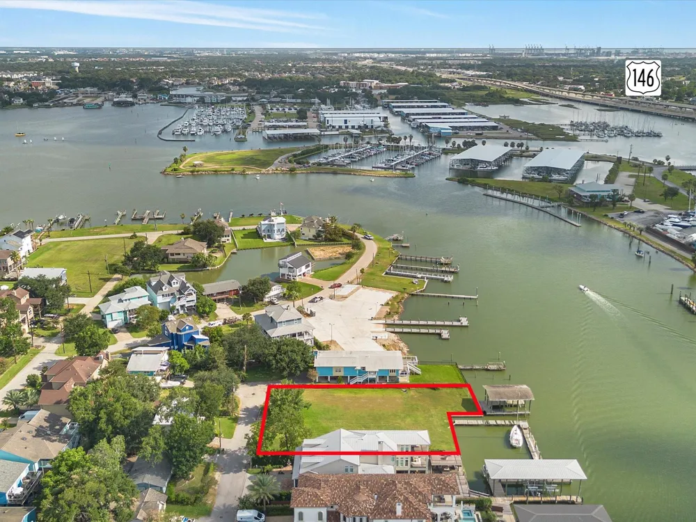 205 Blue Point Road Clear Lake Shores, TX 77565