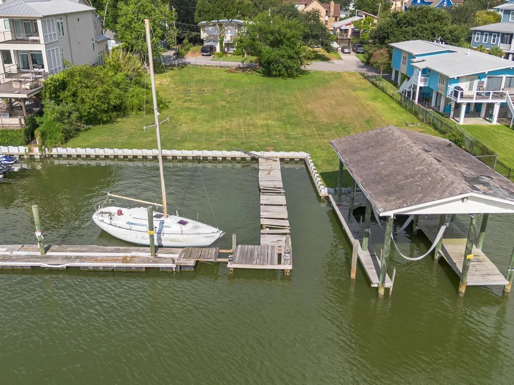 205 Blue Point Road Clear Lake Shores, TX 77565