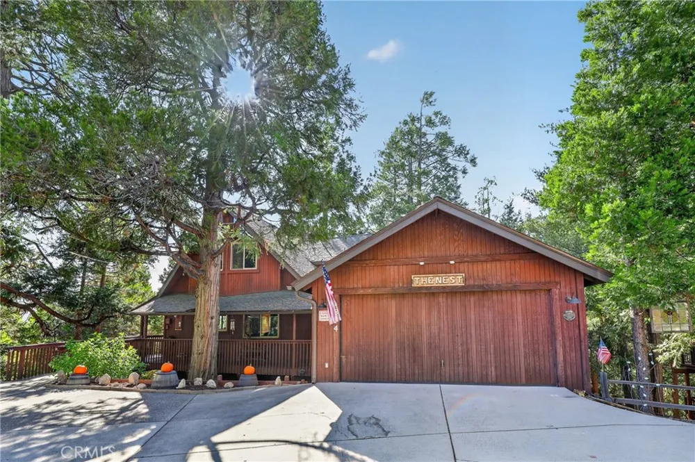 374 Grass Valley Road Lake Arrowhead, CA 92352