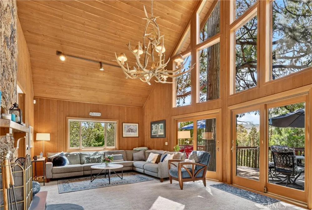 374 Grass Valley Road Lake Arrowhead, CA 92352