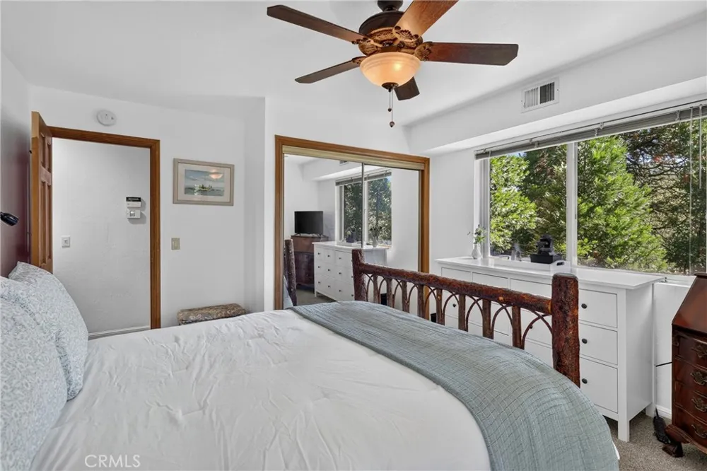 374 Grass Valley Road Lake Arrowhead, CA 92352
