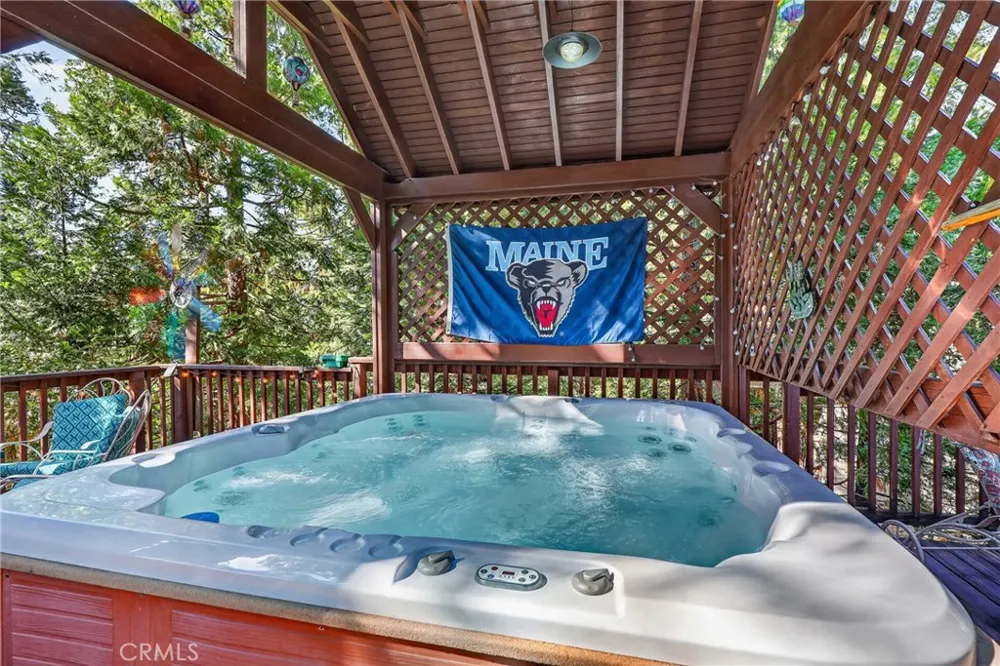 374 Grass Valley Road Lake Arrowhead, CA 92352