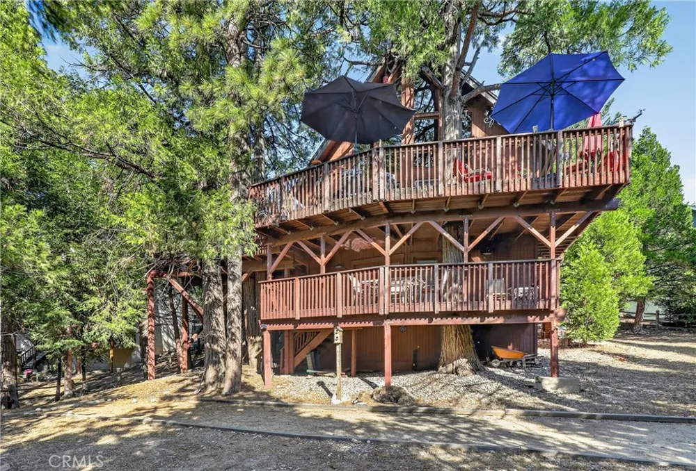 374 Grass Valley Road Lake Arrowhead, CA 92352