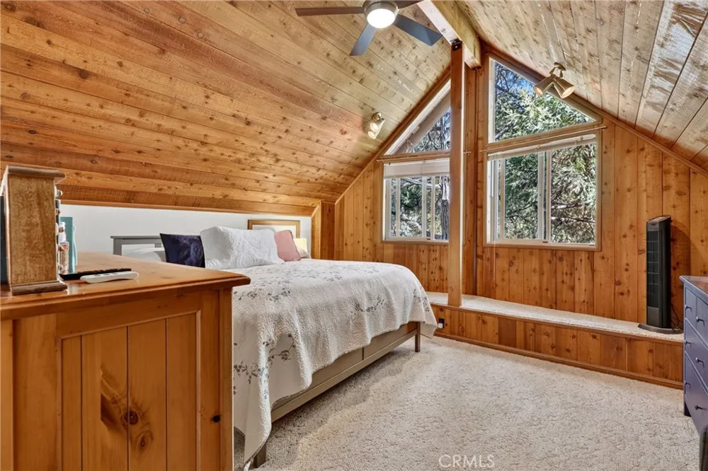 374 Grass Valley Road Lake Arrowhead, CA 92352