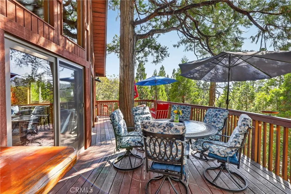 374 Grass Valley Road Lake Arrowhead, CA 92352