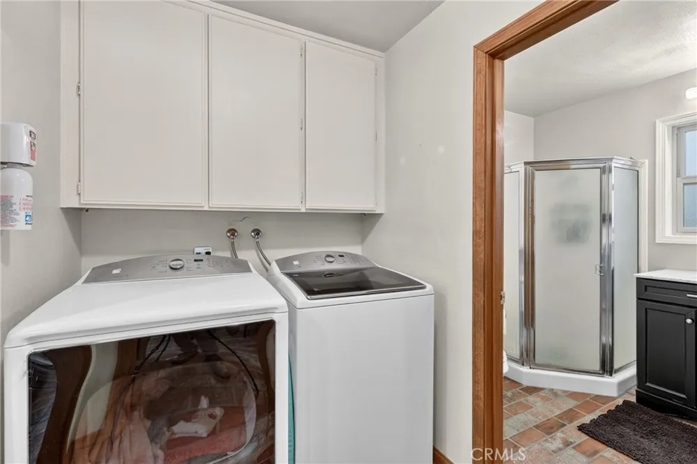 374 Grass Valley Road Lake Arrowhead, CA 92352