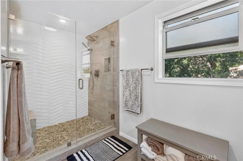 374 Grass Valley Road Lake Arrowhead, CA 92352