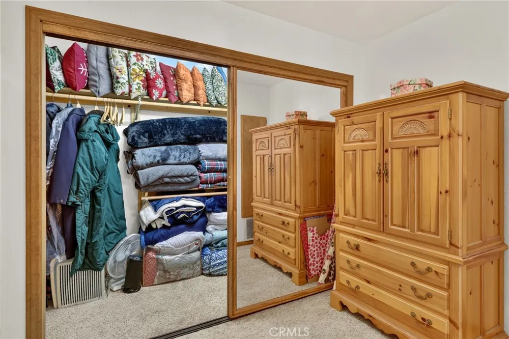 374 Grass Valley Road Lake Arrowhead, CA 92352