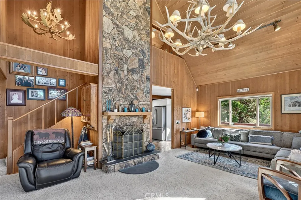 374 Grass Valley Road Lake Arrowhead, CA 92352
