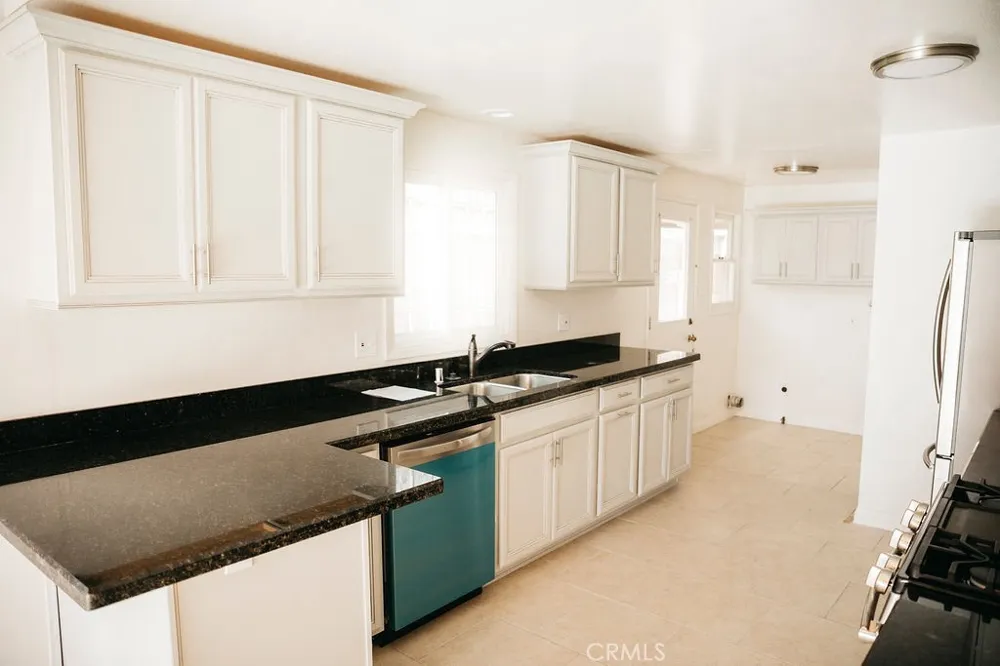 1760 Ruhland Avenue Manhattan Beach, CA 90266