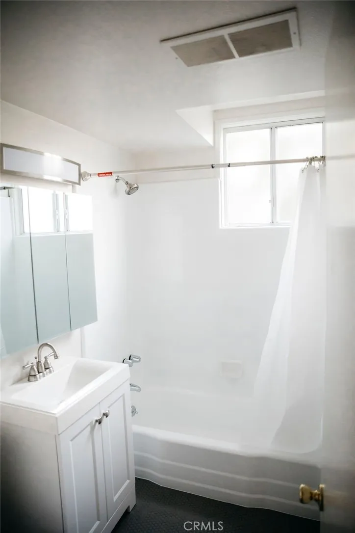 1760 Ruhland Avenue Manhattan Beach, CA 90266
