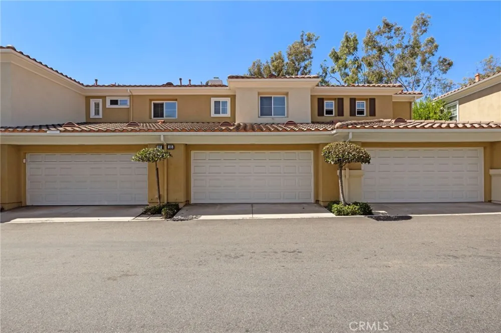 105 Via Vicini Rancho Santa Margarita, CA 92688