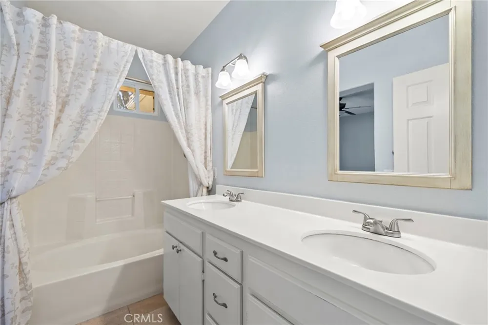 105 Via Vicini Rancho Santa Margarita, CA 92688