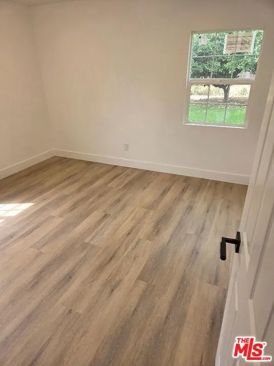 8519 Yolanda Avenue Los Angeles, CA 91324